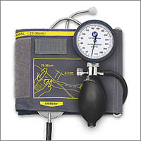 Manuální tlakoměr  - aneroidní tonometr LD-81 s integrovaným fonendoskopem